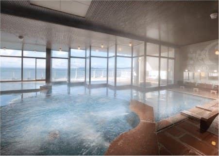 A Whitening Spring and View Bathhouse