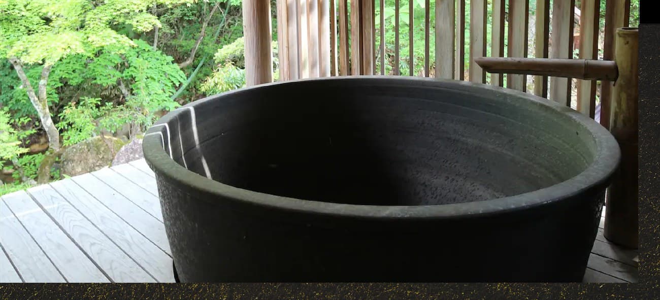 Cauldron Open-Air Bath & Hinoki Tub