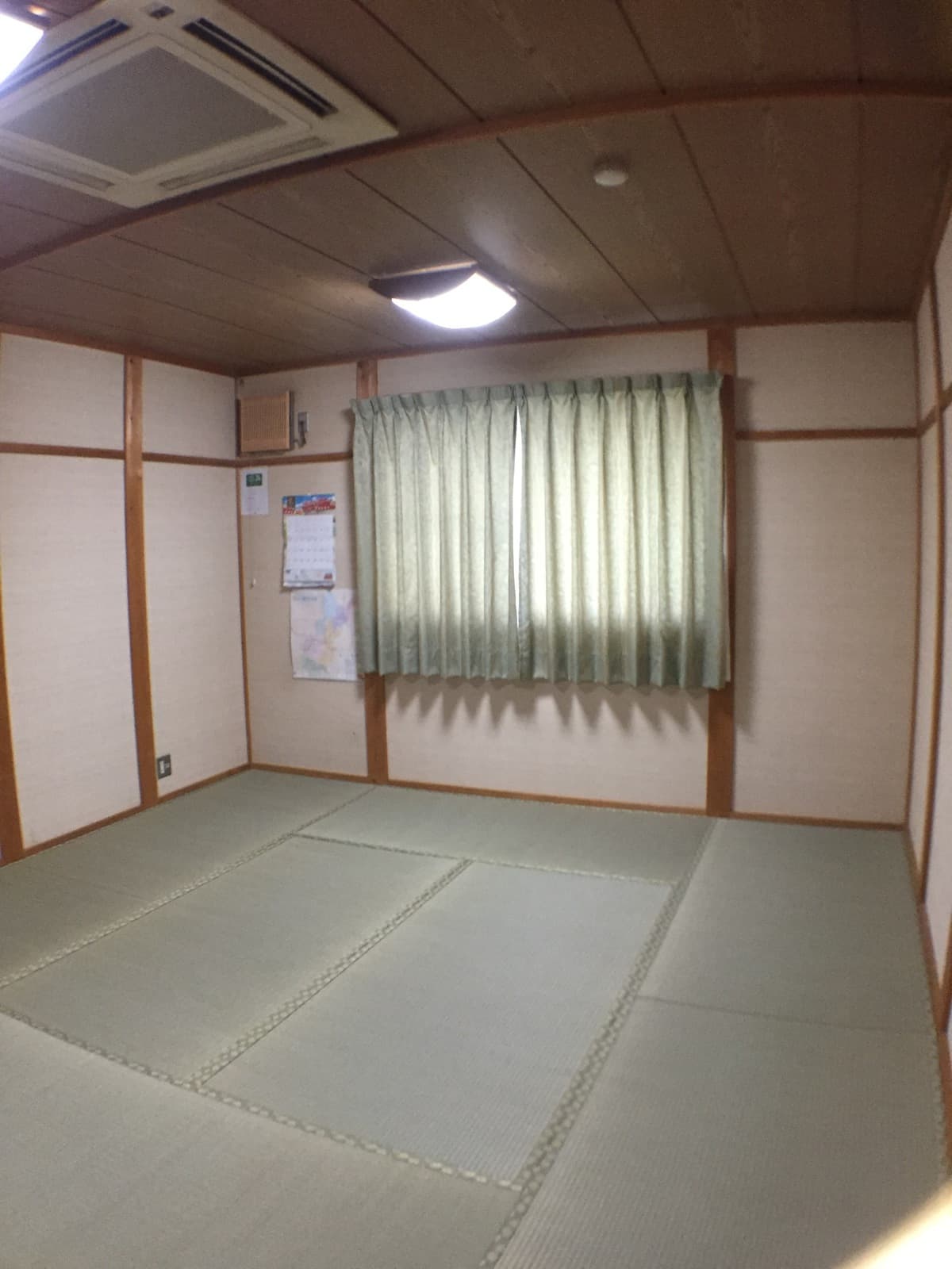 A Calm Japanese-Style Tatami Room