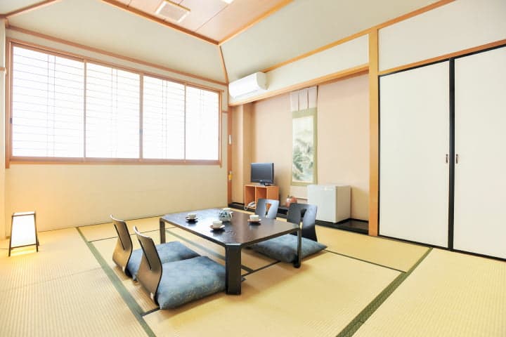 Kamoikeso Japanese-Style Rooms