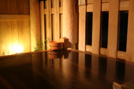An Open-Air Bath Facing the Oguni River