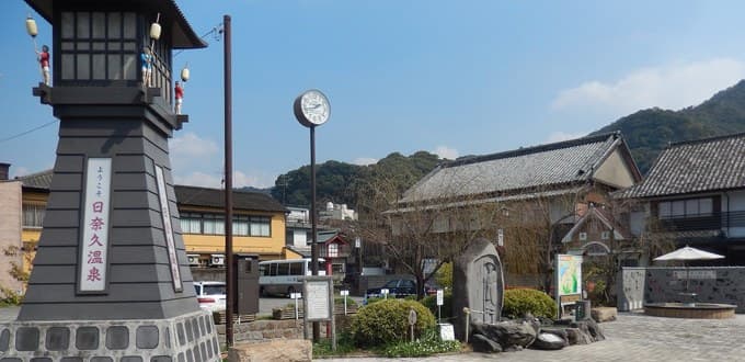 A Stroll Through 600 Years of Hot Spring Streets