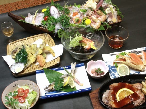 산과 바다의 푸짐한 요리