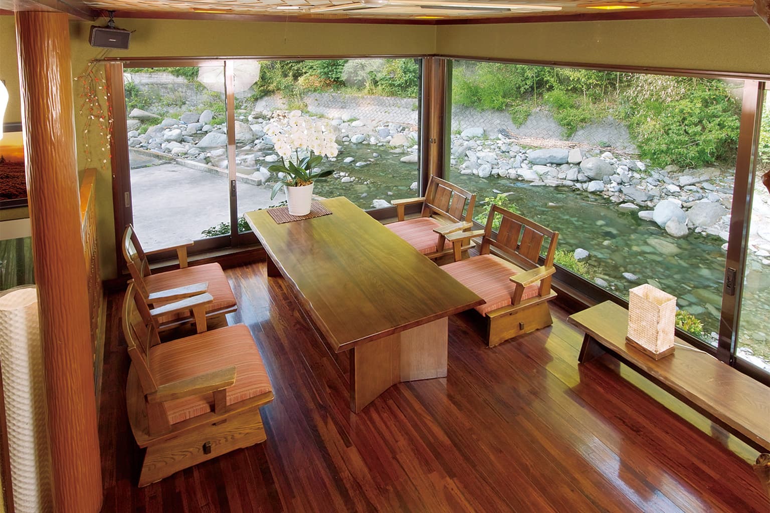 Rest in a Lobby Facing the River