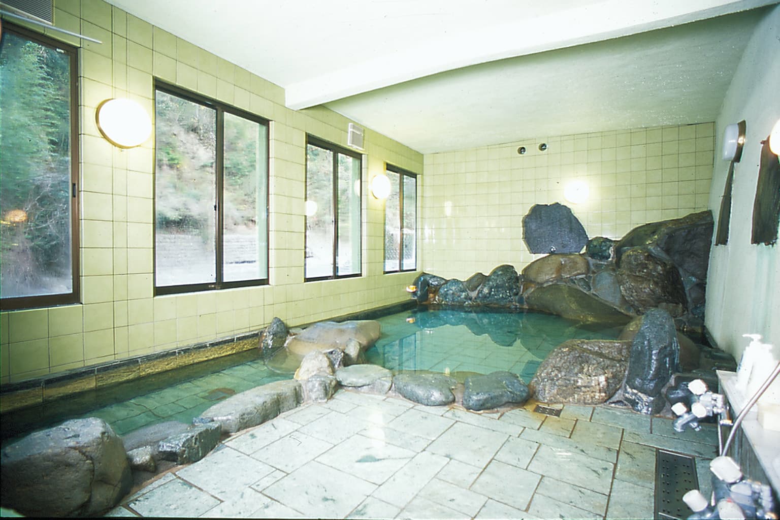The All-Hinoki Bath, Full of Cypress Scent