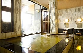 A Bath Close to the Sound of Waves