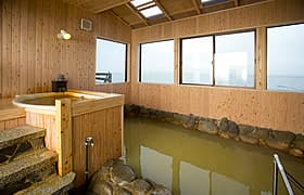 Natural Hot Spring Overlooking Ise Bay