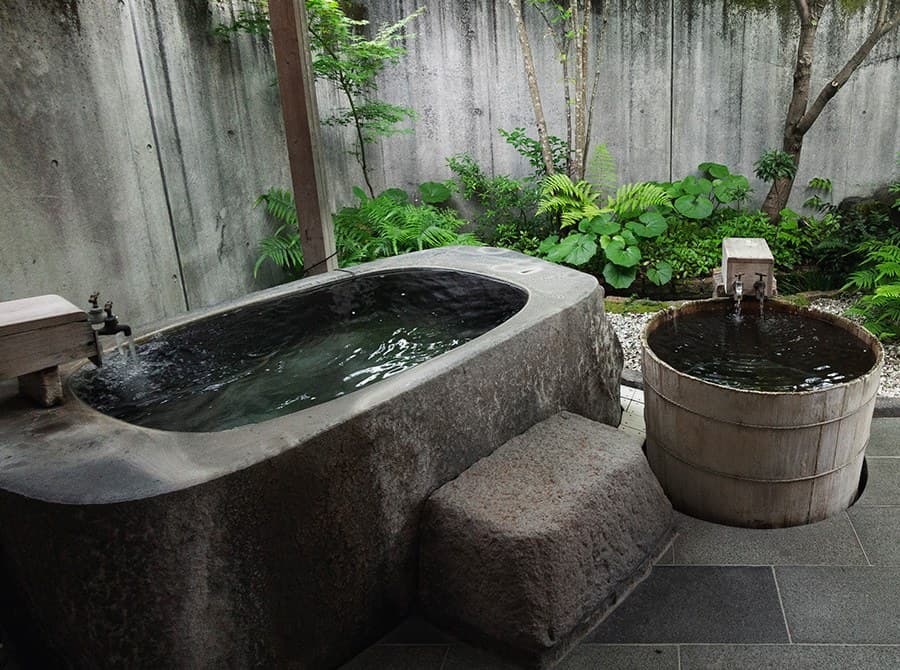 Grand Bath "Kiraku no Yu," Changing with the Seasons