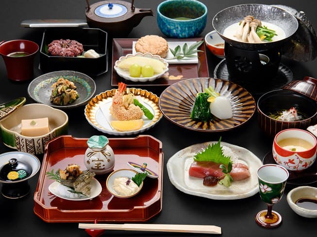 A Beautifully Composed Seasonal Table