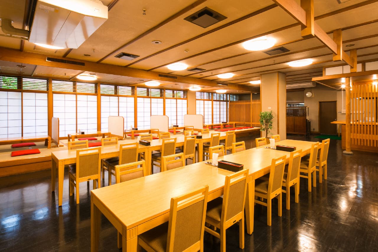 Dining Hall and Banquet/Meeting Facilities