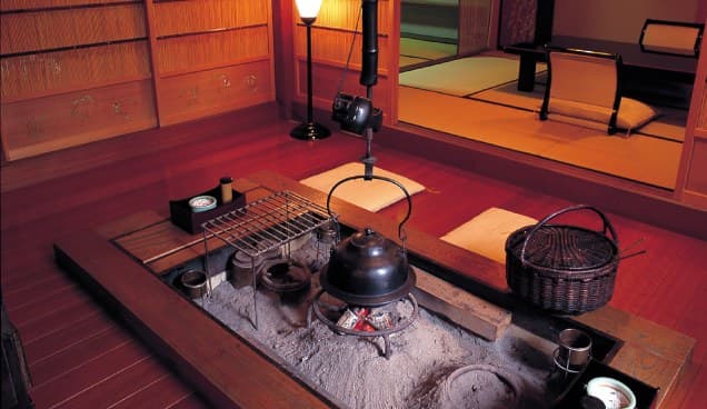 Spaces Warmed by the Irori