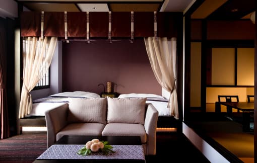 An Open-Air Hot Spring Within Your Room