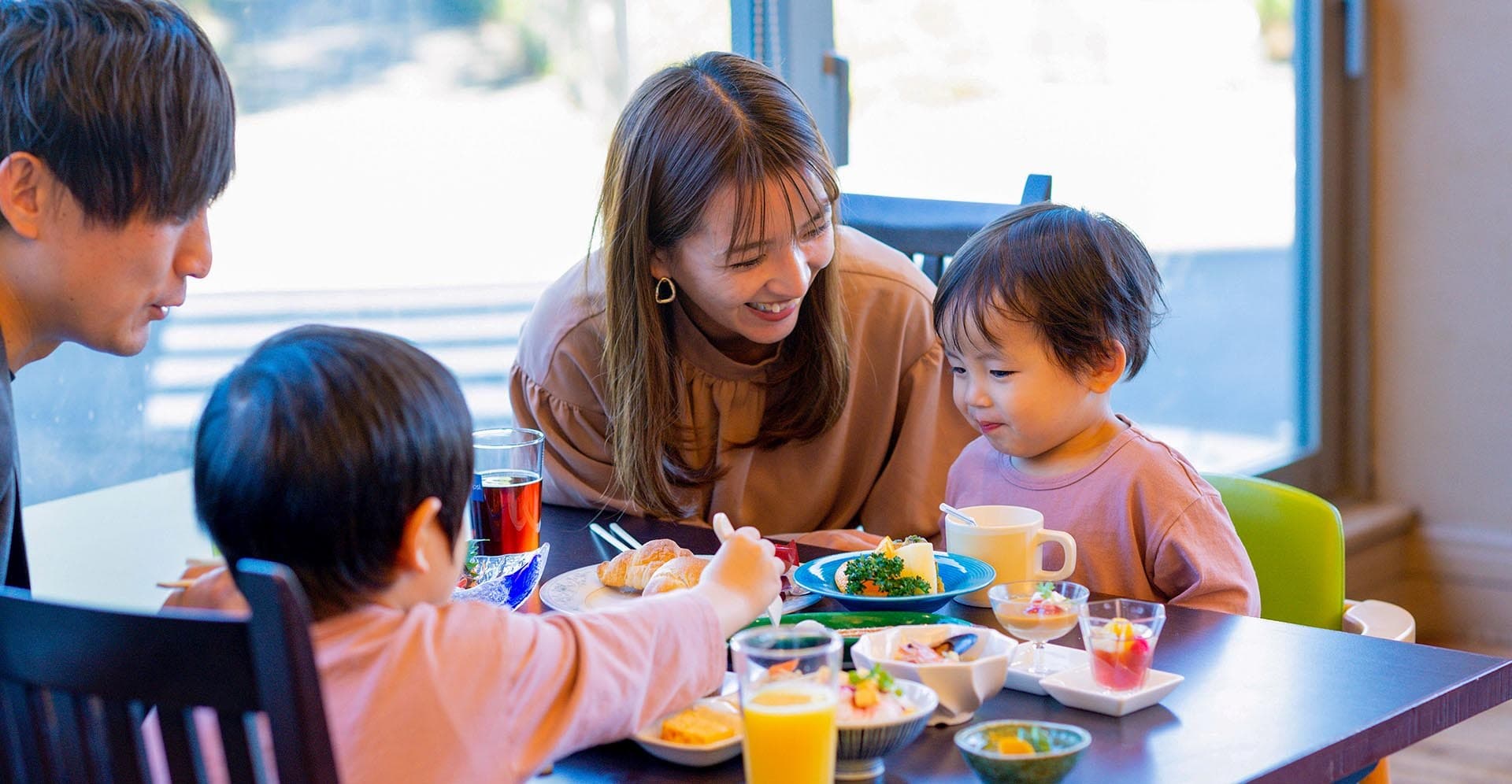 An Open Dining Hall and Local Specialties