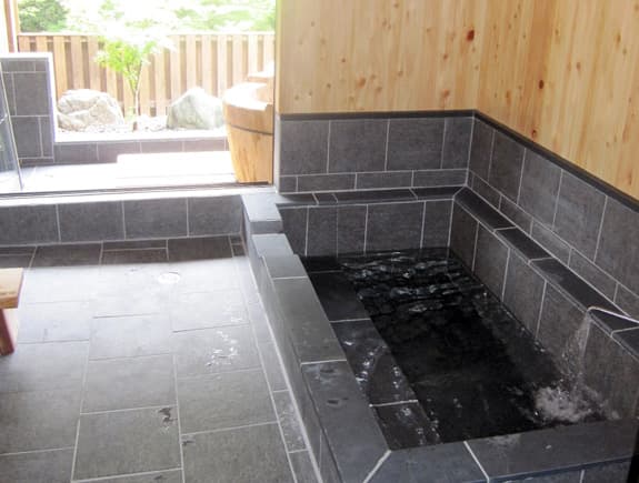 A Modern Indoor Bath