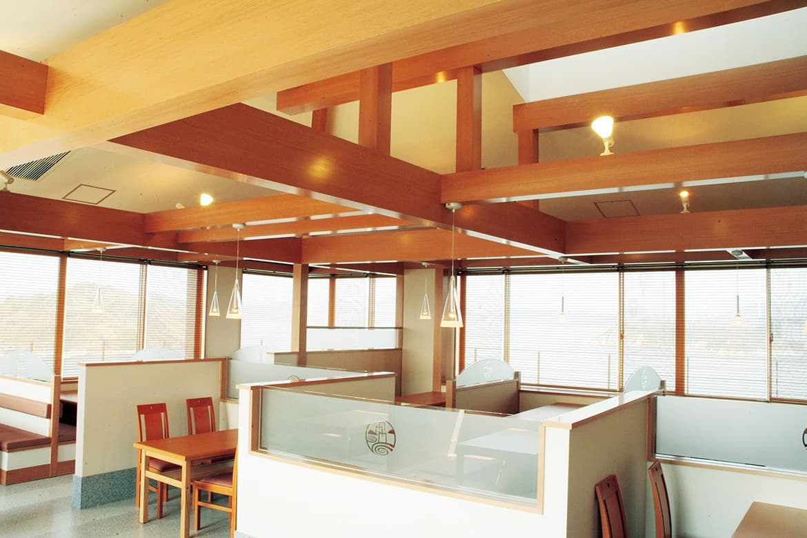 Relaxed Dining and Banquet Spaces