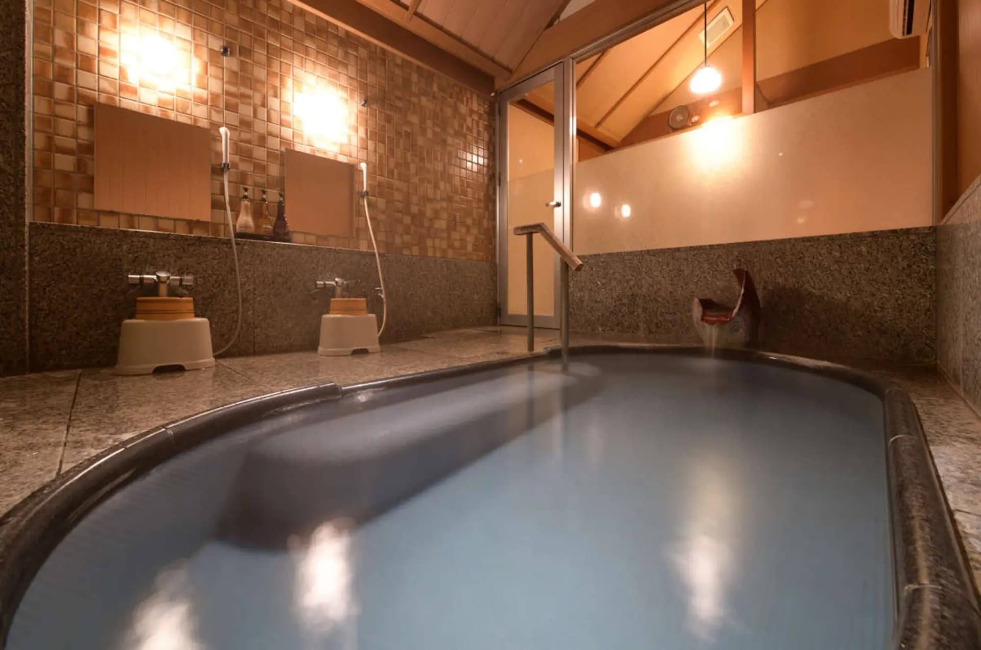 Yujiro no Yu, a Playful Bathing Space