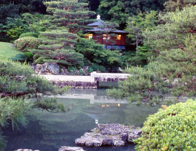 Indoor and Outdoor Baths: Suizan no Yu