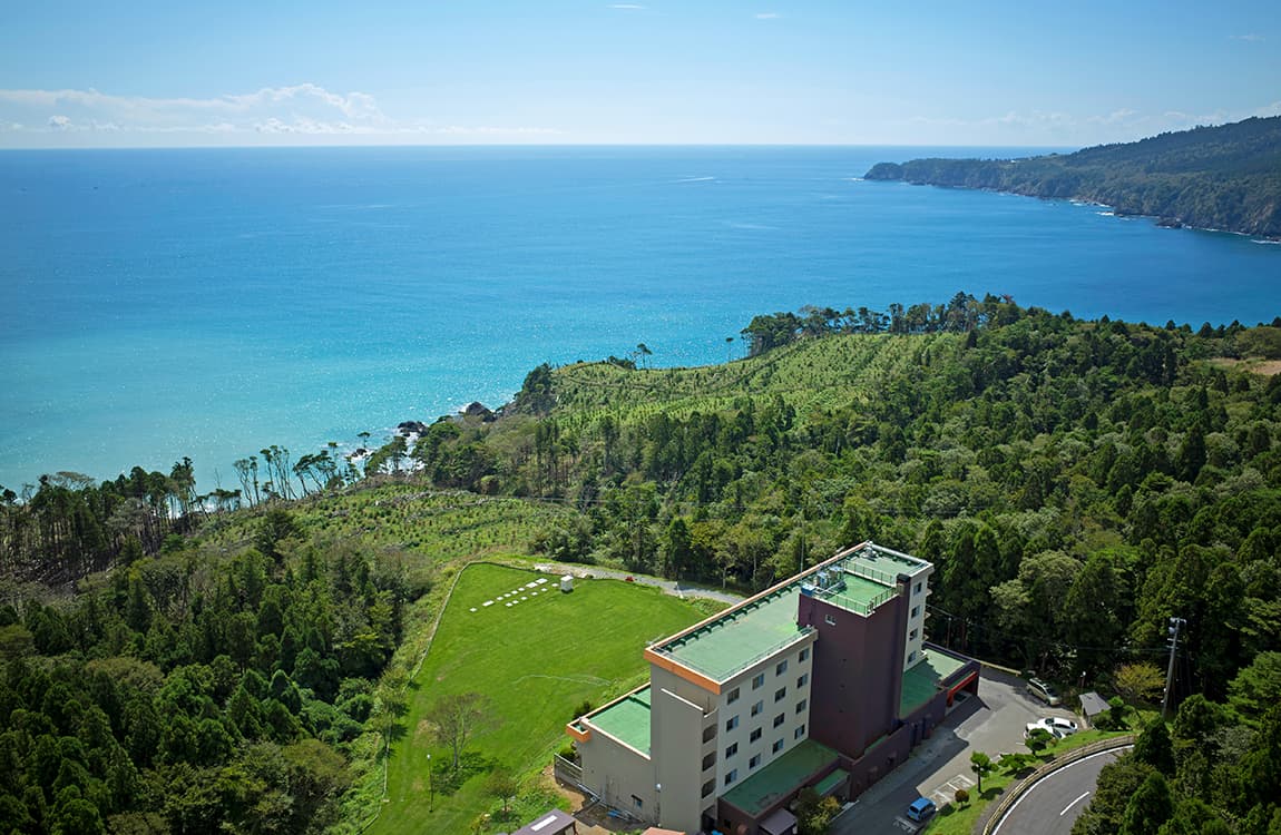 A Stay on the Road to Mount Kinkasan, Oshika Peninsula