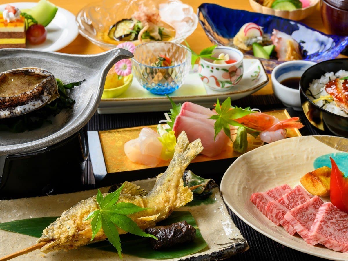 Kaiseki, Drawn from Fukui's Sea, Mountains, and Fields