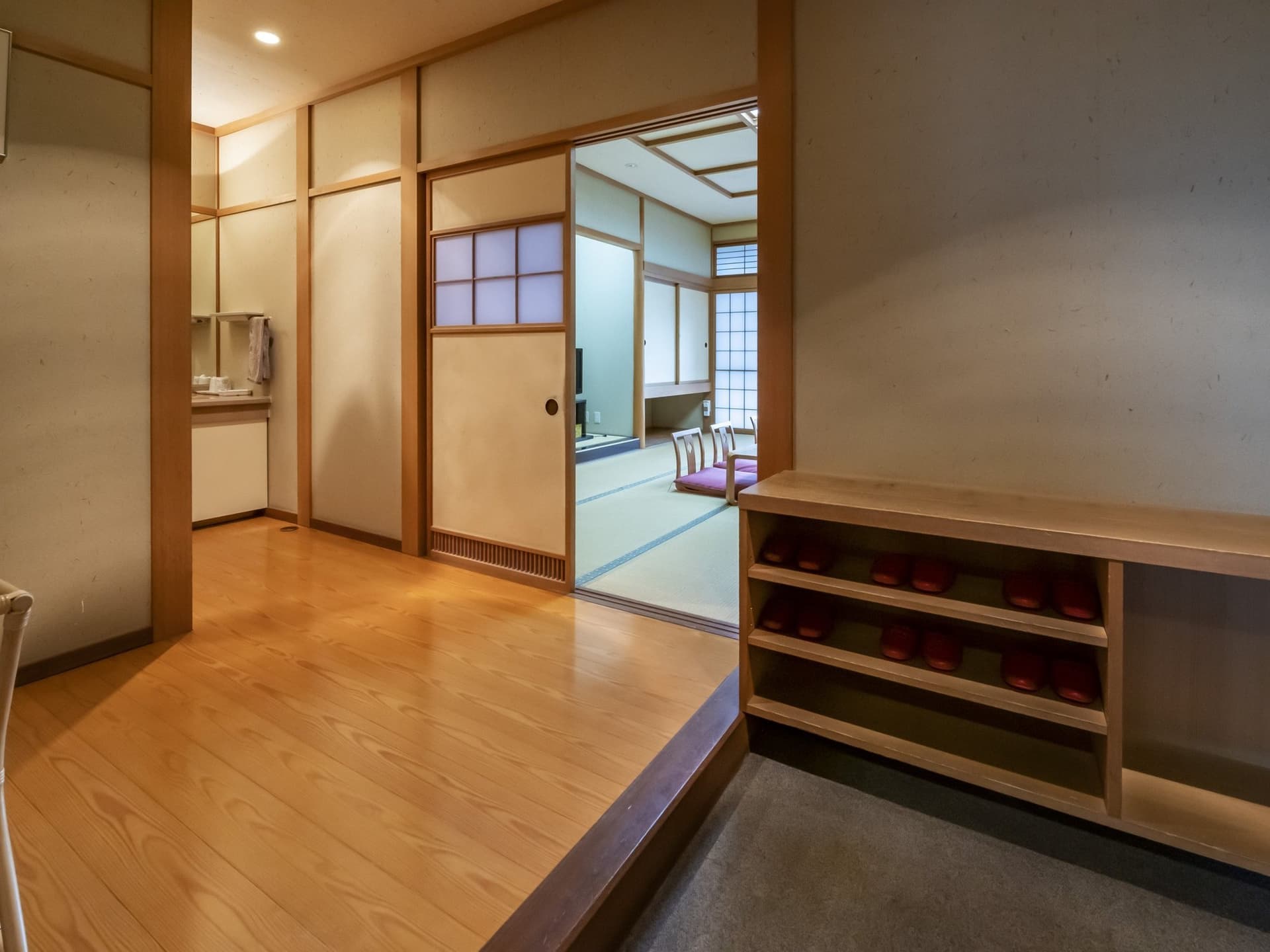 Rooms for Solo Travelers and Groups Alike