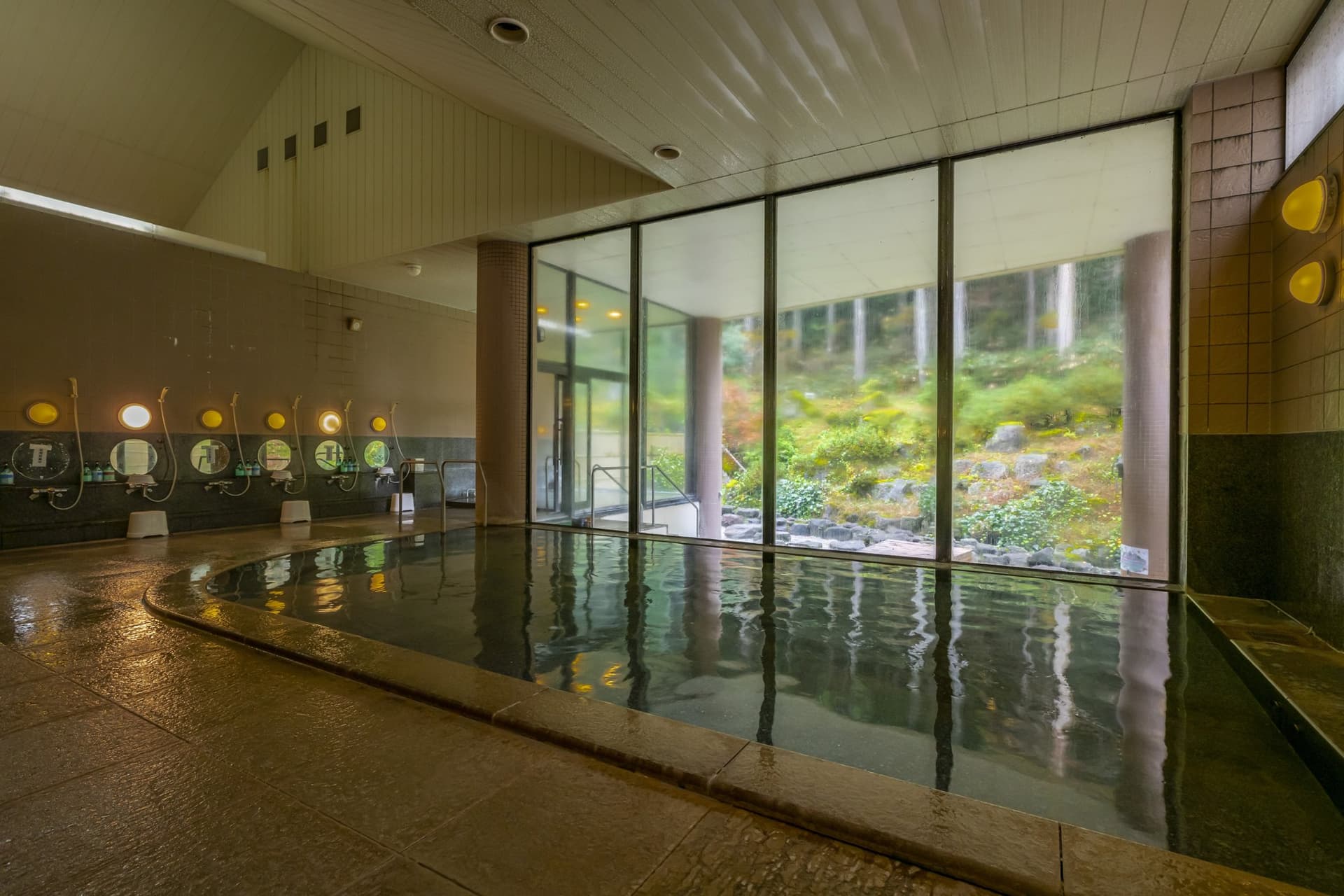 A Grand Bath with Sauna