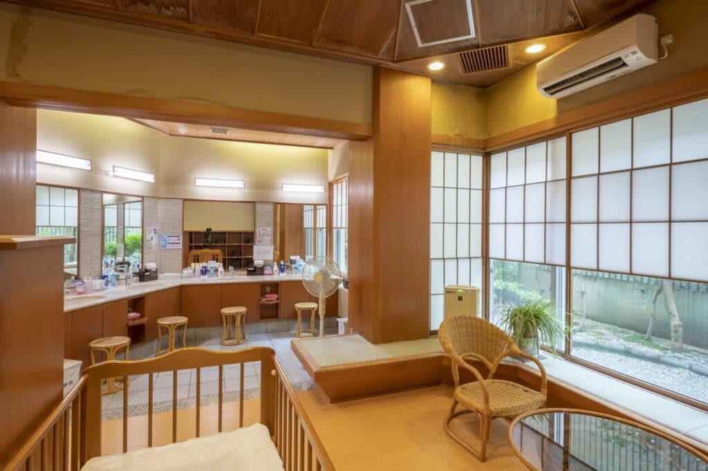Kaike Onsen, a Spring Rising at 64°C