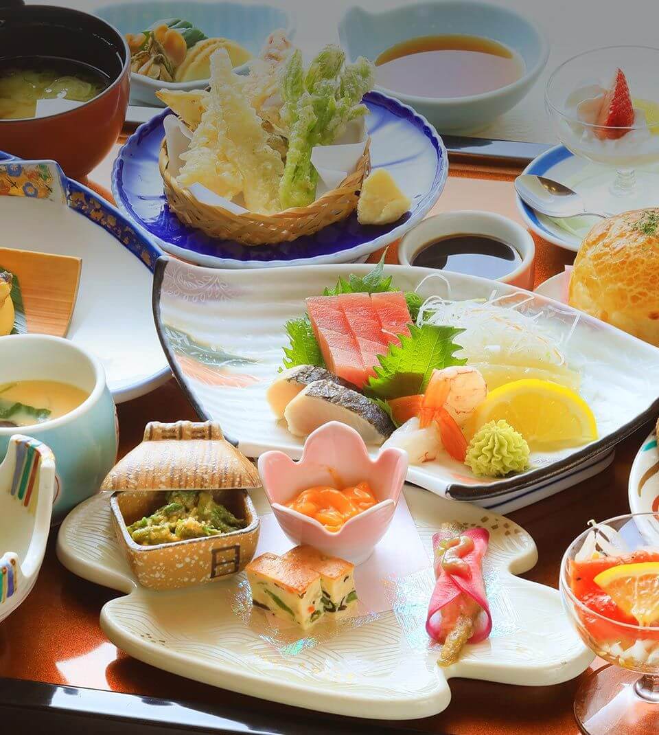 산과 바다의 뷔페와 가이세키