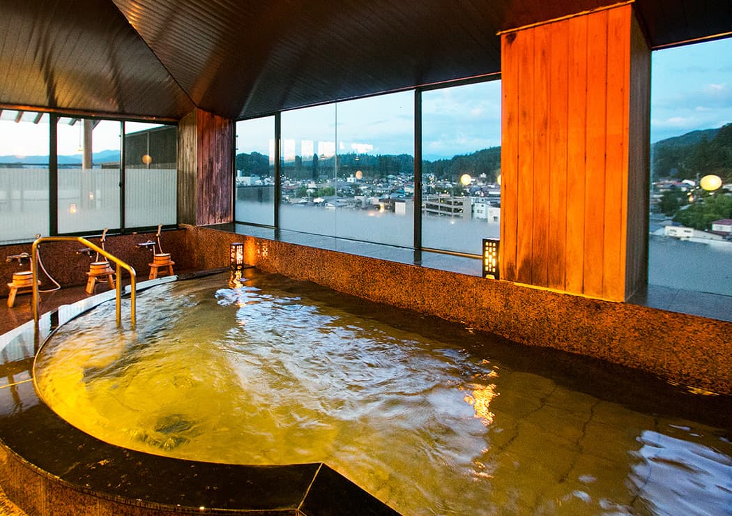 Moonlight Bath and Open-Air Bath