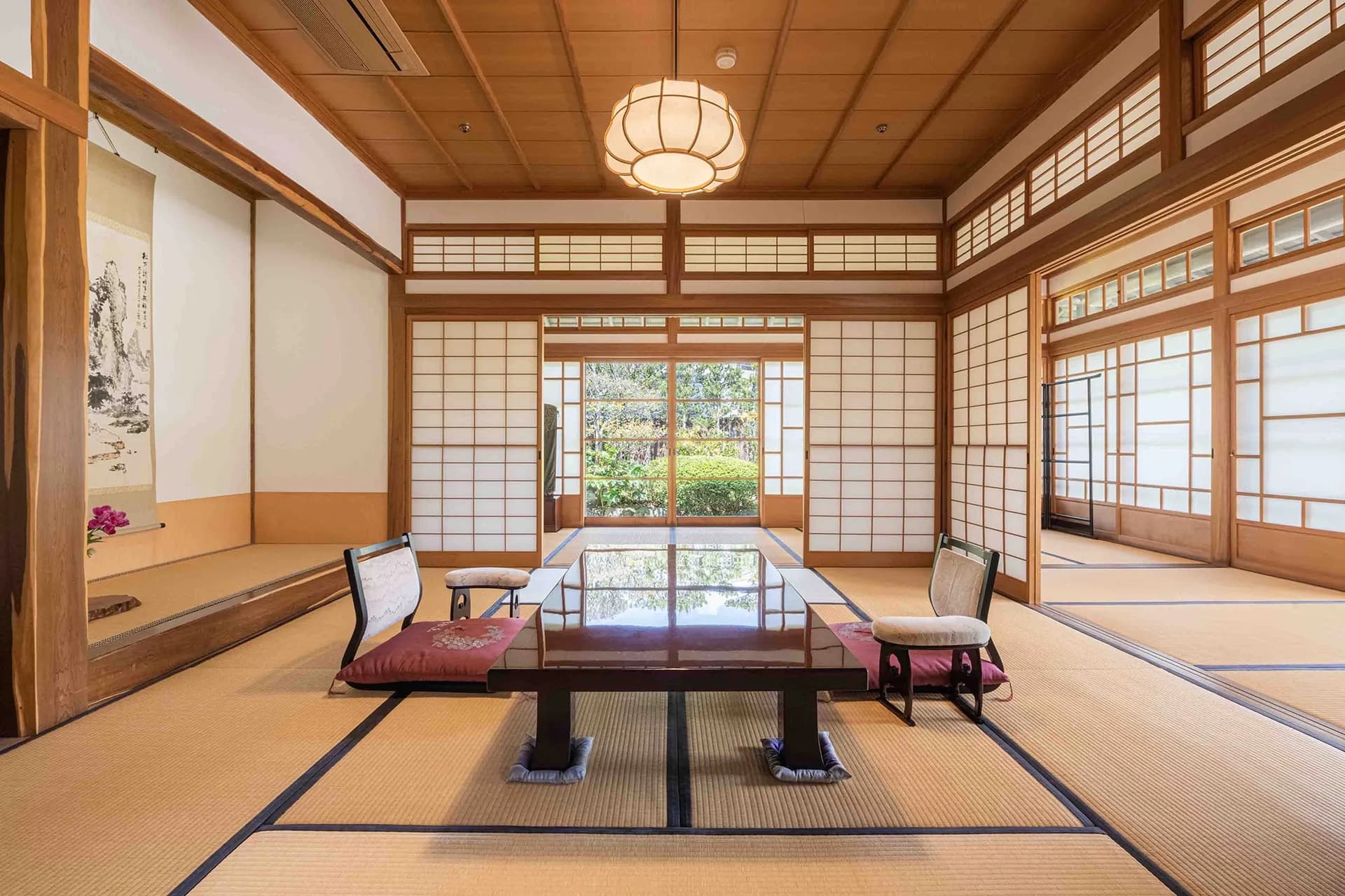 A Base in the World Heritage City of Hagi