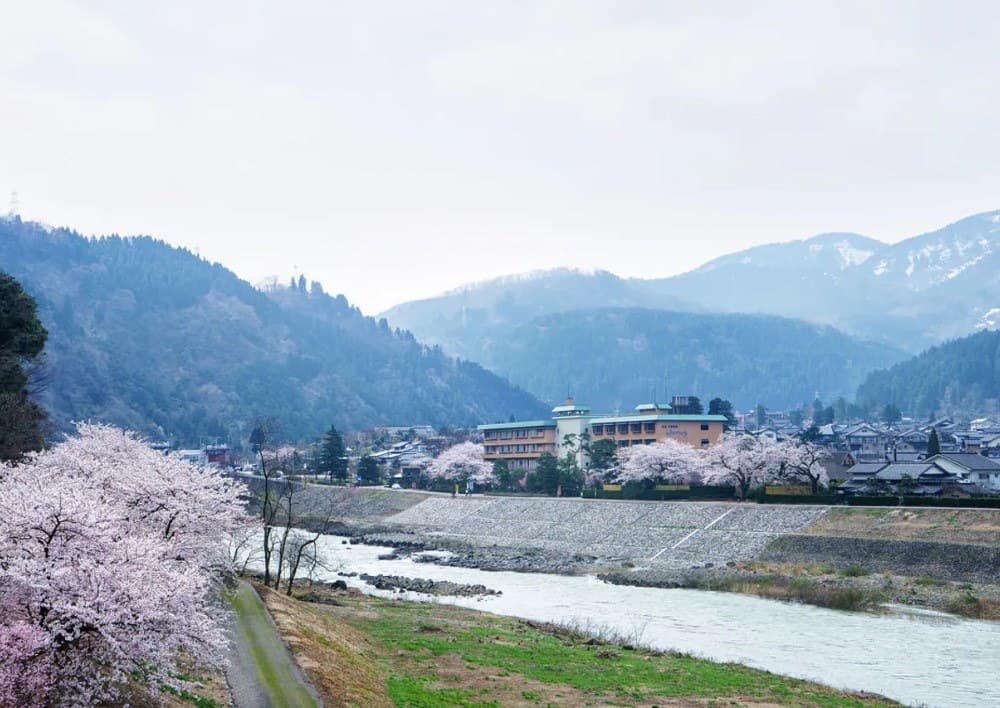 The Atmosphere of Sho River Gorge