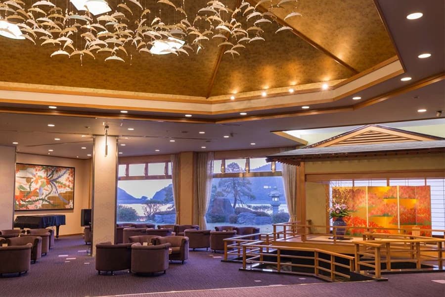 Lobby Lounge and Facilities