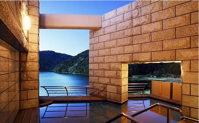 Open-Air Bath Under the Stars, and a Sauna