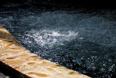 A silky bicarbonate spring among Japan's three great beauty baths