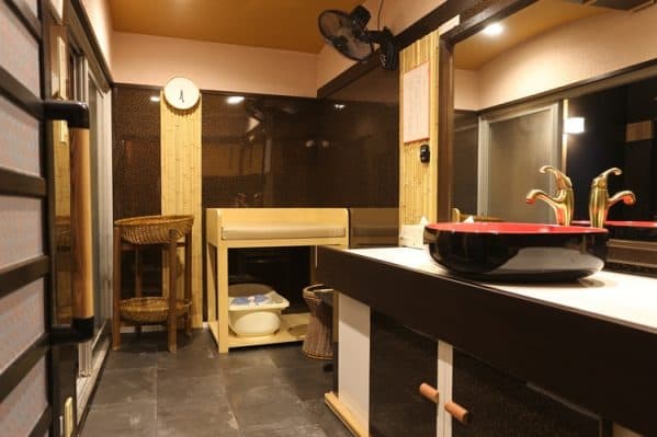 Family Baths Free, Baby Bath Included