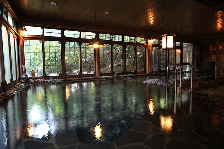 A Spring Flowing Since the Manyo Age