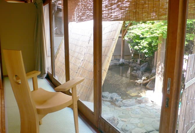 Takenoyado, one group per night