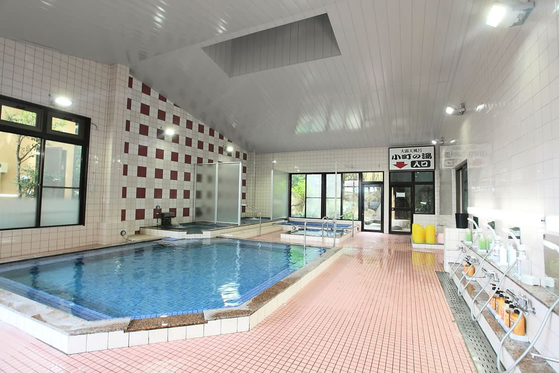 Two grand baths to soak in