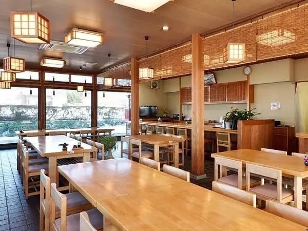 A Bright Dining Room and a 52-Mat Hall
