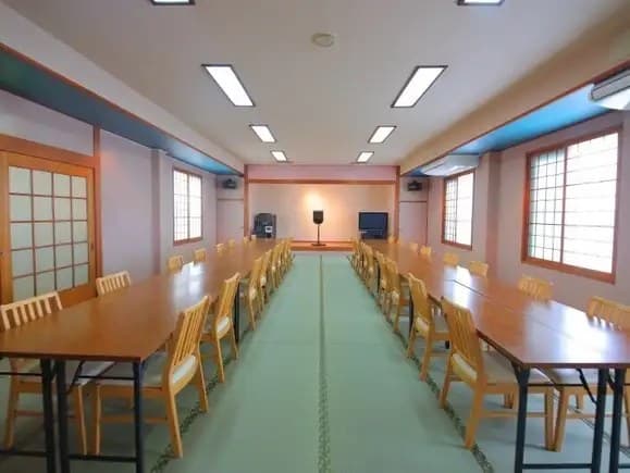 Convenient Facilities, Including a Banquet Hall and Shop