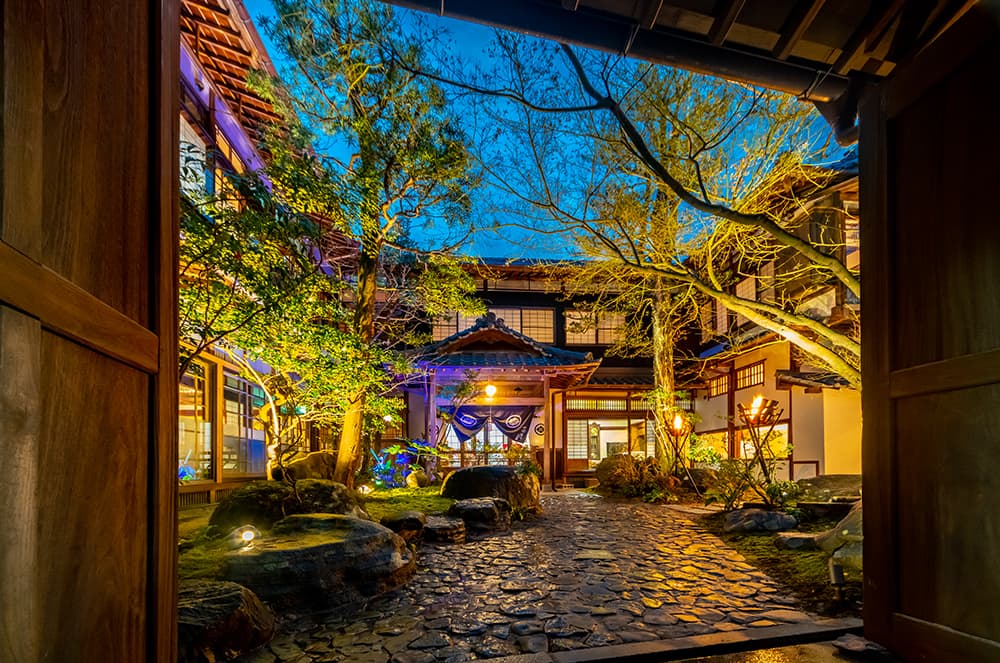 An Hour from Hakata, Easy to Reach