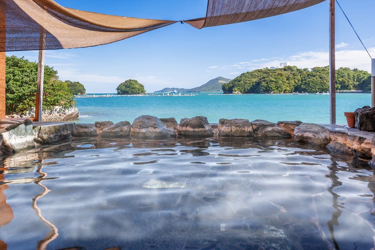 The Open-Air Bath at the Water's Edge