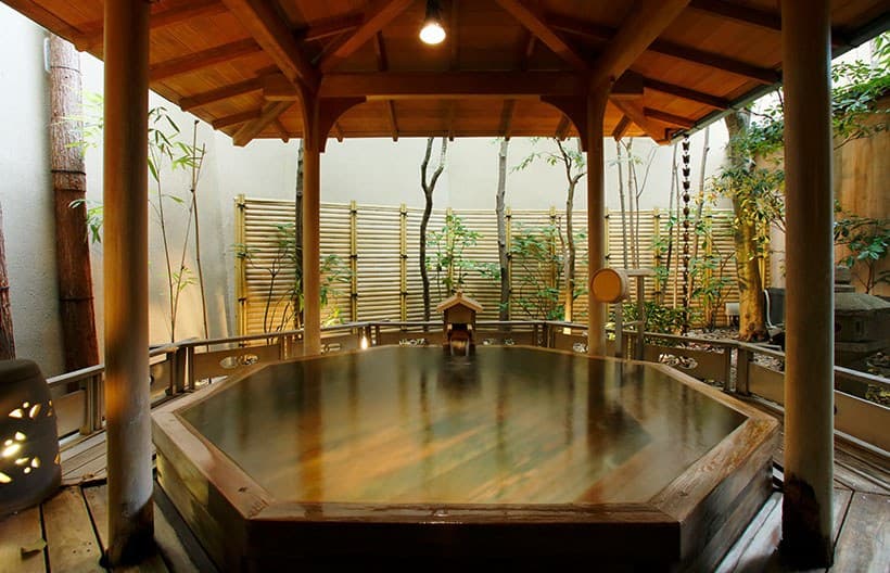 On-Site Bath Hopping, Two Communal Baths
