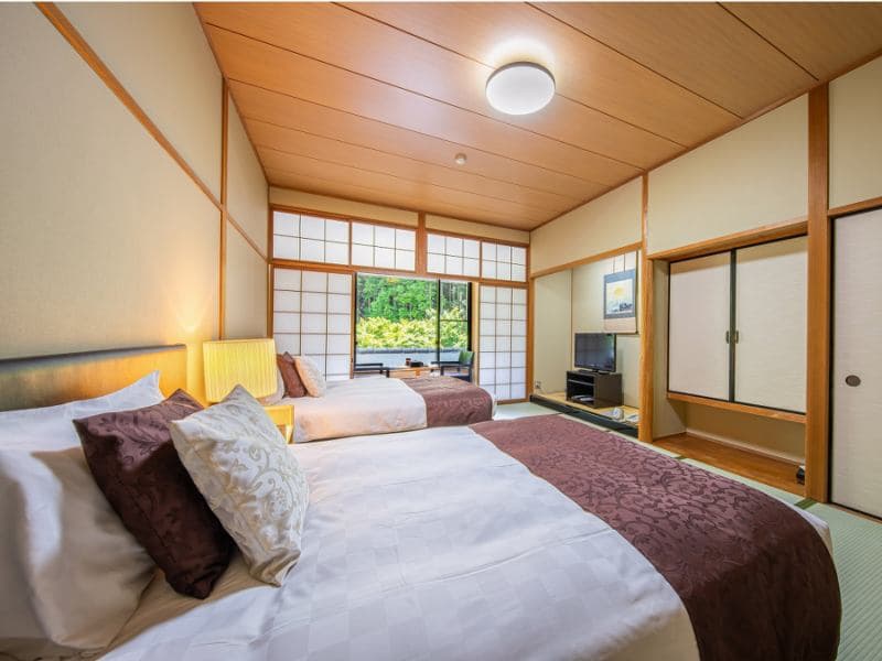 Bedded Japanese-Style Rooms