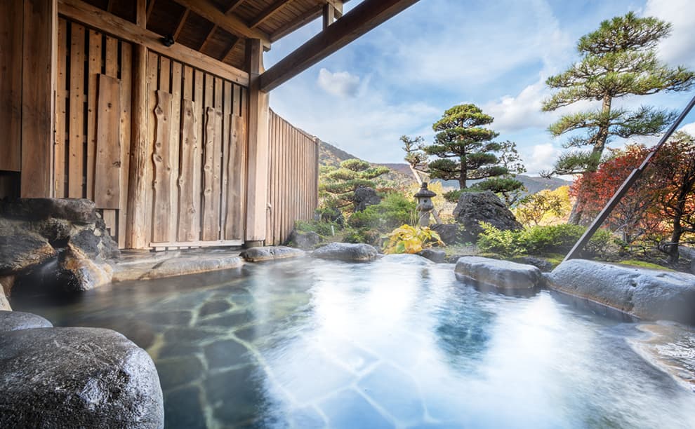Open-Air Baths with Four-Season Views