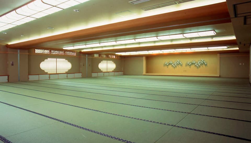 Dining Rooms and Restaurant