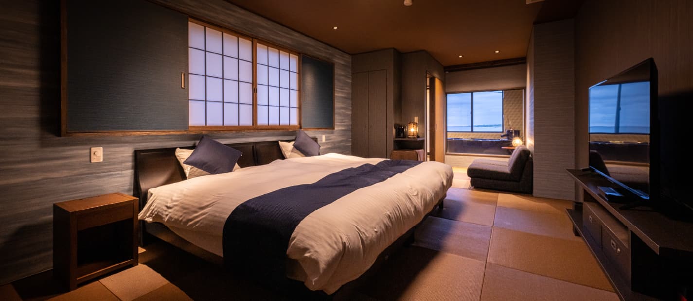 Rooms Embracing the Sea