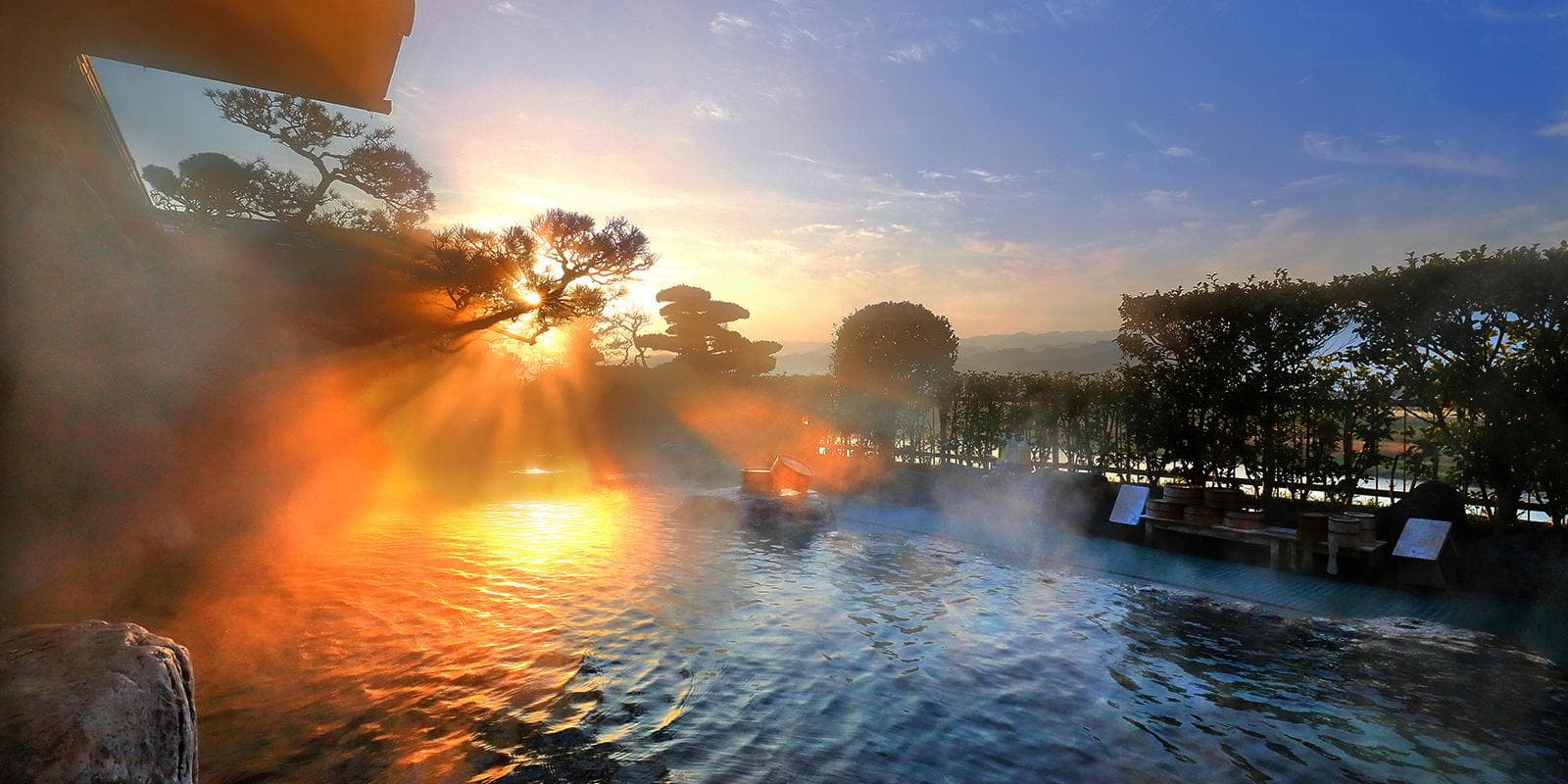 A Panoramic Open-Air Bath Overlooking the Chikugo River