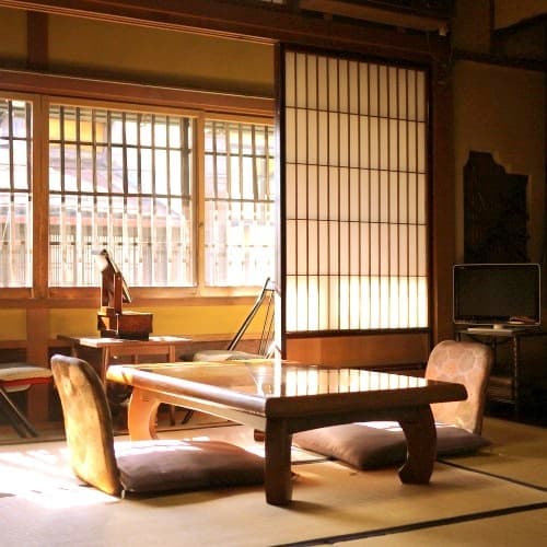 The Quiet Charm of a Small, Long-Standing Inn