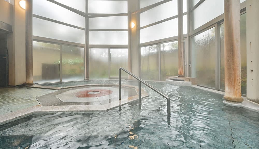 Open-Air Baths in Two Large Bathhouses