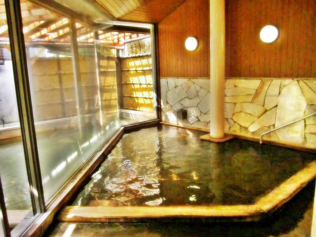 Octagonal Grand Bath and Open-Air Bath